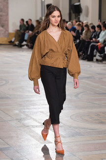 Jacquemus Fall 2018 Ready-to-Wear , Jacquemus осень зима 2018 , Fashion show , неделя моды в Париже , PFW , Mainstyles